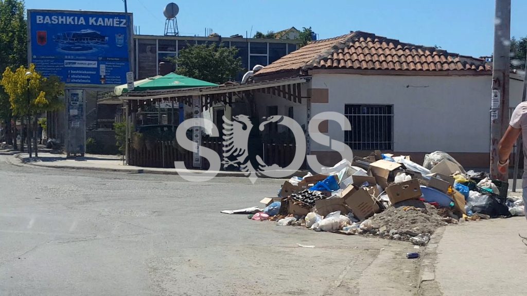 Kamza si Napoli, plehrat pushtojnë qytetin