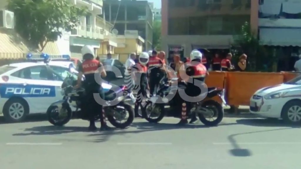 Video/E plagos me thikë, pas gërvishtjes së makinës