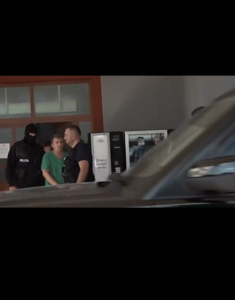 Video/ Arrestohet në flagrancë mjeku Fitim Marku, e futi ‘në kurth’ agjenti i infiltruar