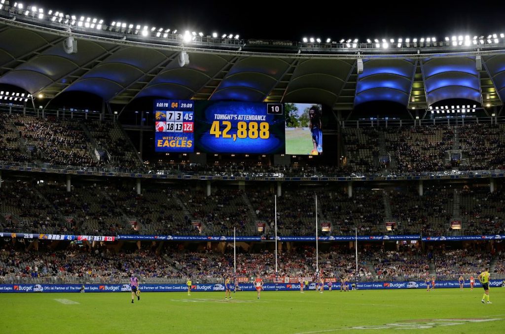 Finalja e Champions-it për herë të parë në histori larg Europës, UEFA mendon zhvillimin në…