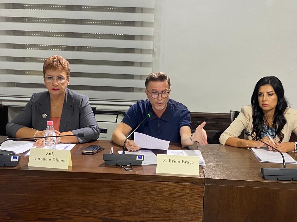 Braçe: Qeveria të shpallë plan kursimi për energjinë elektrike dhe ata që jetojnë në luks të paguajnë ndryshe nga pensionistët