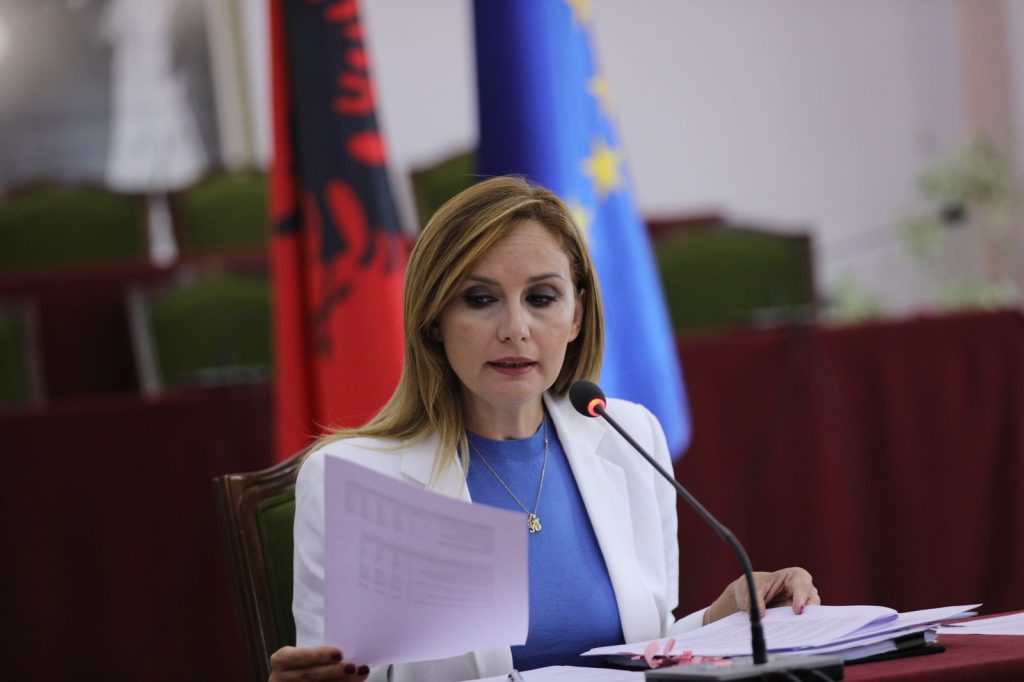 Tabaku: Pagesat abuzive për Inceneratorët vazhdojnë! Qeveria u jep lëmoshë qytetarëve, as bukë nuk blejnë dot