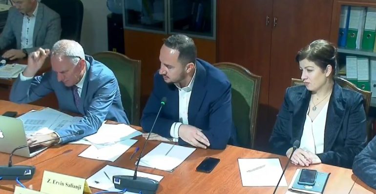 Debat në Komisionin e Sigurisë/ “Jemi për të diskutuar për buxhetin”, Xhaferraj: Përse u shkarkua Gledis Nano!? Salianji: S’e përcaktoni dot ju kush është interesi publik