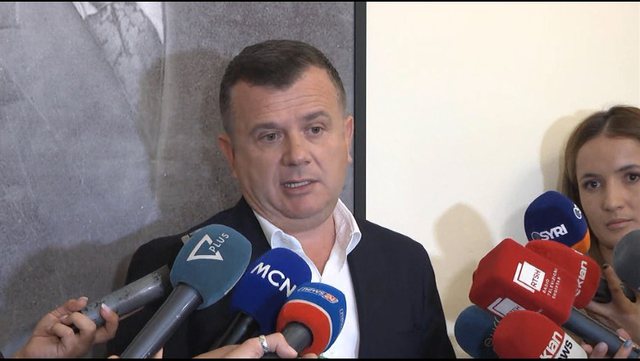 Balla: Fasha 800 kWh nuk do të aplikohet as në muajin nëntor, qeveria njoftoi ERE-n në kohë