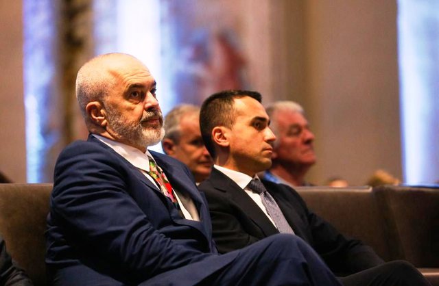 “Kontrabandë vaksinash”, Rama sqaron deklaratën: Zoti na ruajt! Shaka për të përshkruar një bashkëpunim vëllazëror