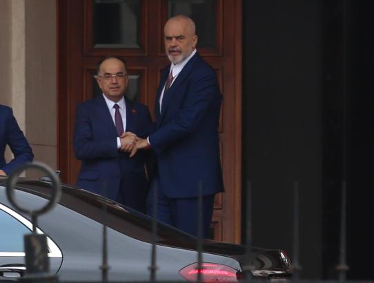 Sulmet kibernetike nga Irani/ Presidenti Begaj 2 orë mbledhje me Këshillin e Sigurimit, i pranishëm Rama dhe zyrtarë të lartë të sigurisë, zbardhet diskutimi