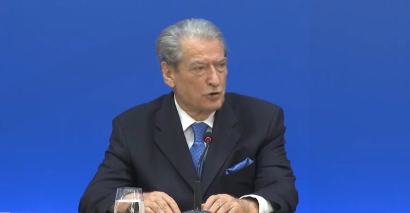 Vdekja e të riut Lear Kurti pas shoqërimit në komisariat, Berisha njofton qytetarët: Sot në orën 18:00 protestë të fuqishme…