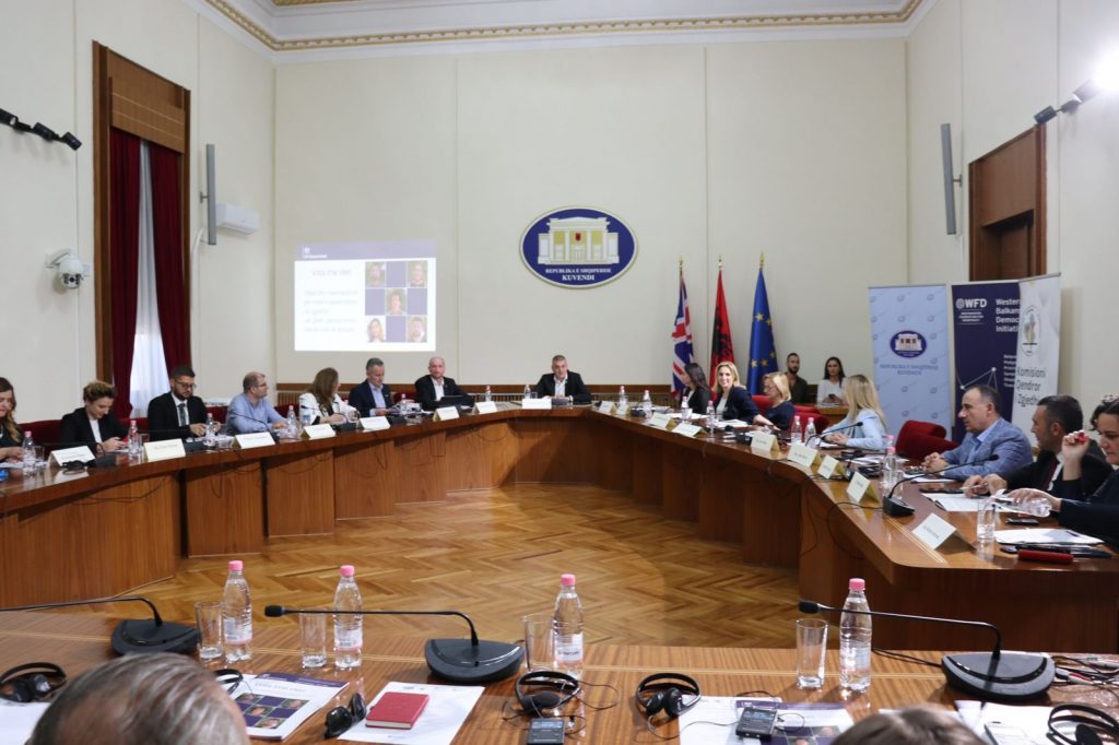 “Vota ime vlen”; sfidat e përfshirjes së grave dhe pakicave etnike në zgjedhje