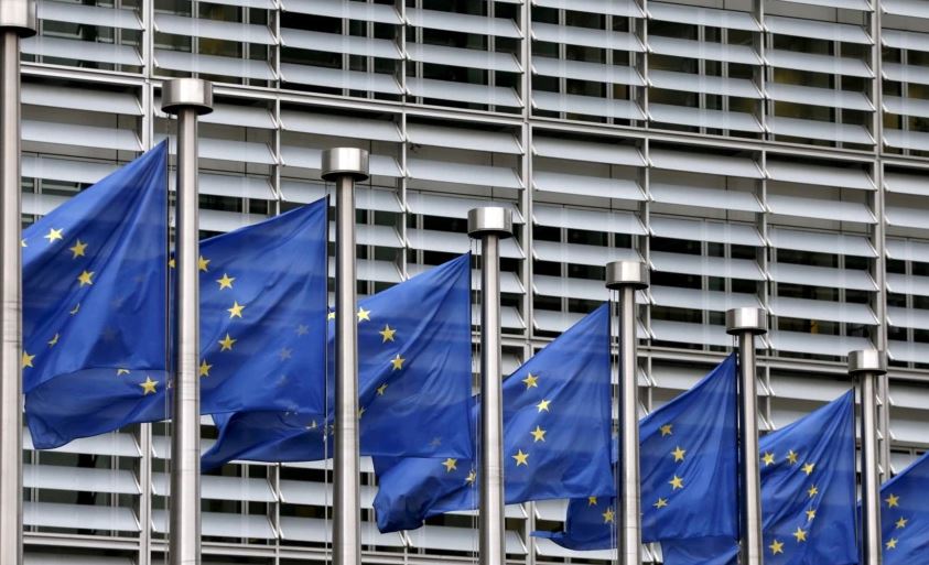 Raporti i KE për Shqipërinë: Korrupsioni mbetet shqetësim serioz! Amnistia fiskale dhe ‘pasaportat e arta’ bien ndesh me normat e BE