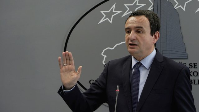 Riregjistrimi i targave, Kurti ndryshon vendimin: Deri më 21 Prill 2023 do të ketë qortim, gjoba dhe targa provë