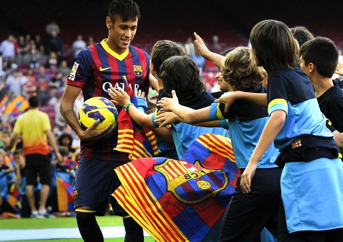 Zbulohet pas një dekade shifra e vërtetë e transferimit të Nejmar te Barça, rrezikon 5 vite burg prej saj