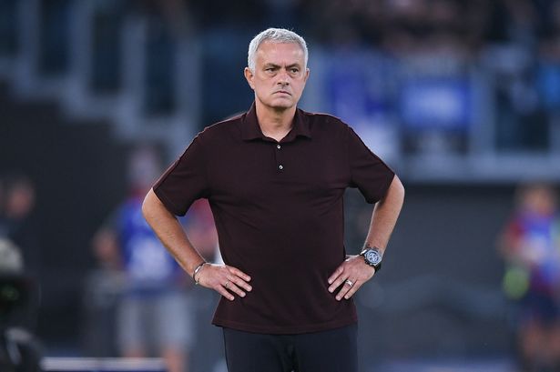 E pëson Mourinho, trajneri i Romës pezullohet për disa ndeshje