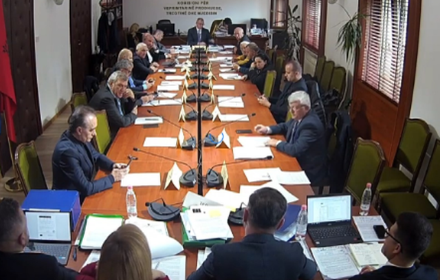 ‘Veprimtaria Prodhuese’ i jep ‘OK’ Portit të Durrësit/ PD: Alabbar bashkëpunoi me aleatin e Putinit, ky projekt mban erë! Kadia: Ka investuar në SHBA