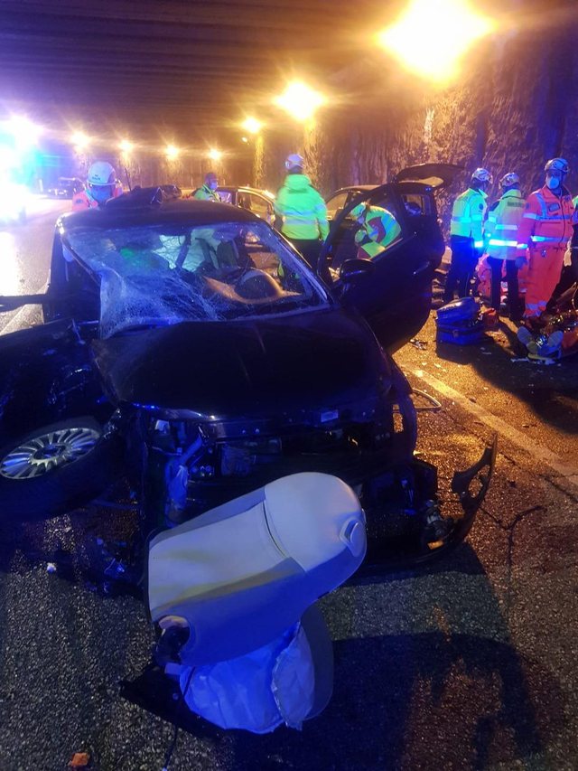 Aksident i rëndë në Verona, 3 makina përplasen ‘kokë më kokë’, 7 persona të plagosur, 4 rëndë mes tyre dhe një shqiptar