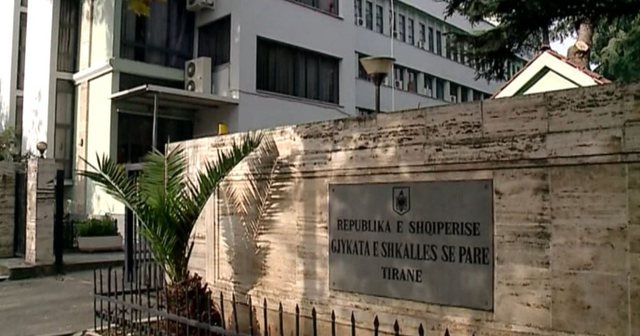 Gjykata ‘sfumon’ prokurorinë: Detyrim paraqitje për 5 punonjësit e IT