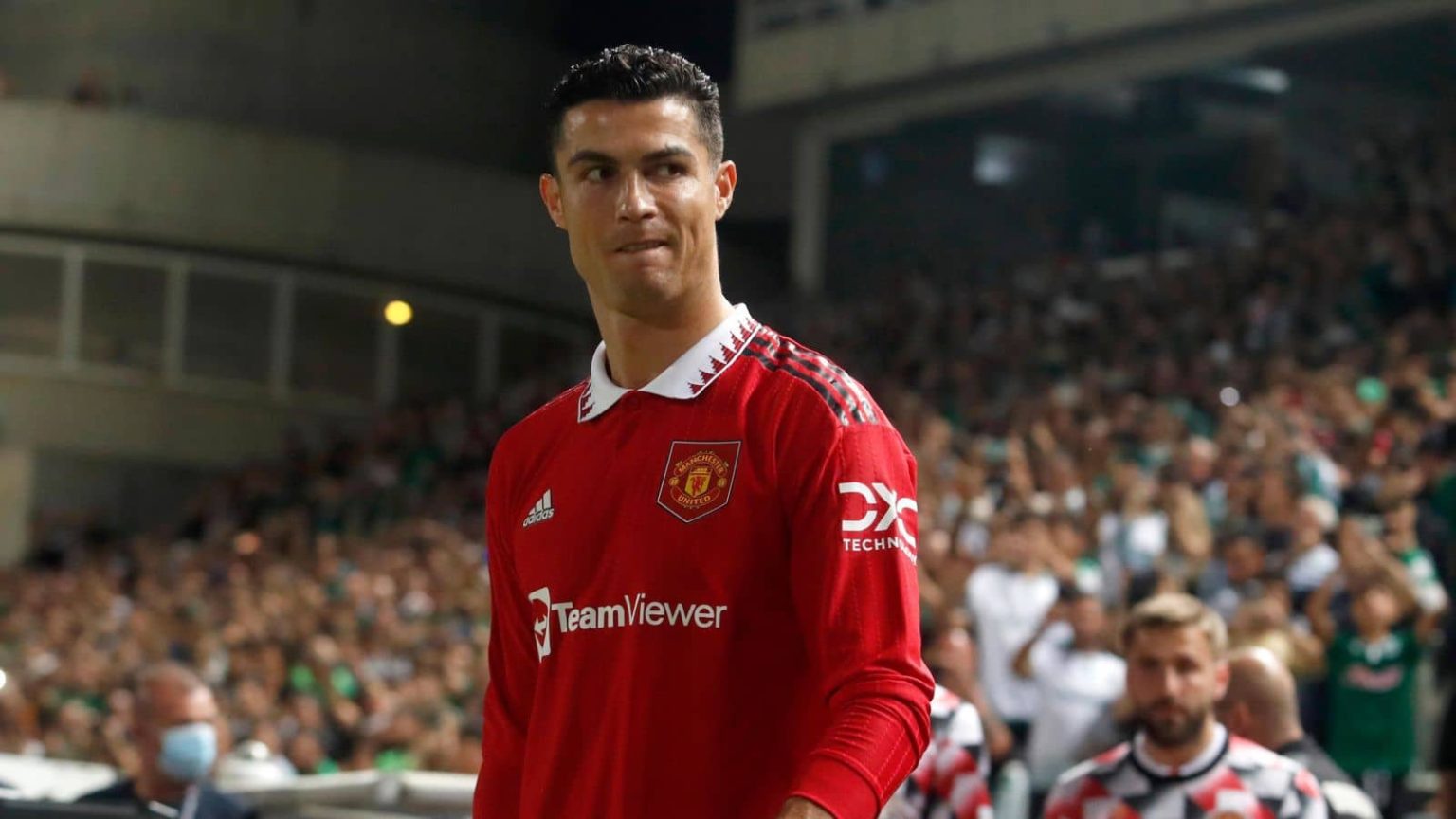 Manchester United zyrtarizon largimin e Cristiano Ronaldos, portugezi mbetet pa ekip gjatë Botërorit