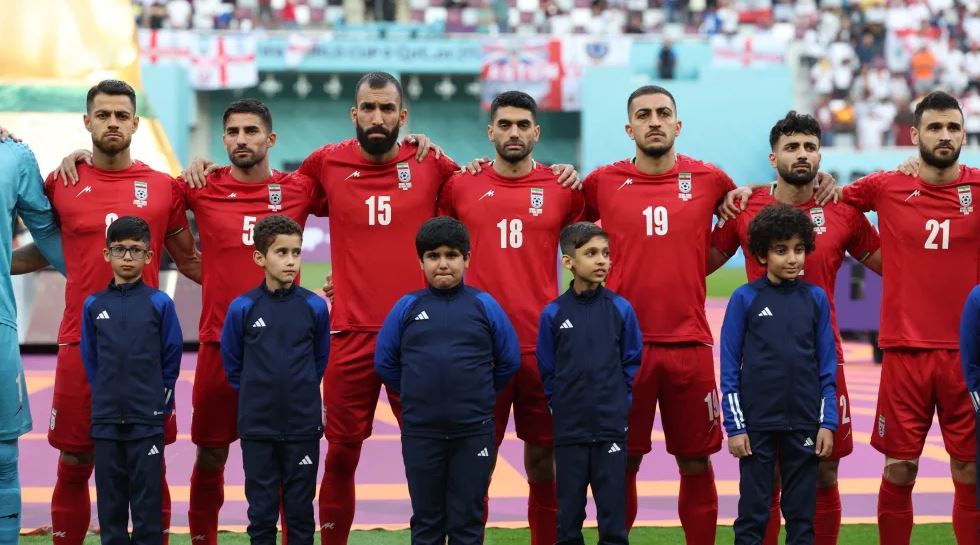 VIDEO/ Heshtja që po bën xhiron e botës, protesta e lojtarëve të Iranit mund të përballet me pasoja të rënda