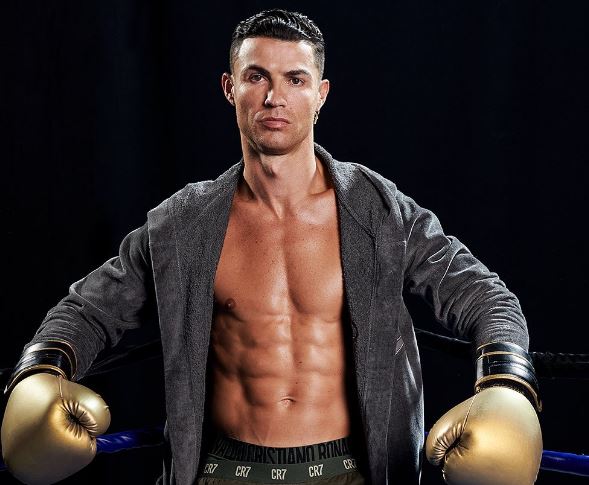 Cristiano Ronaldo thyen rekord! Futbollisti bëhet personi i parë më i ndjekur në botë