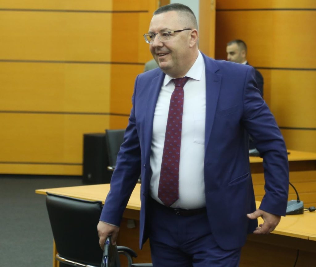 Akuza për fshehjen e një vile në plazh/ ‘Ngec’ gjatë vetingut, shkarkohet nga detyra prokurori i Durrësit, Ilir Turja