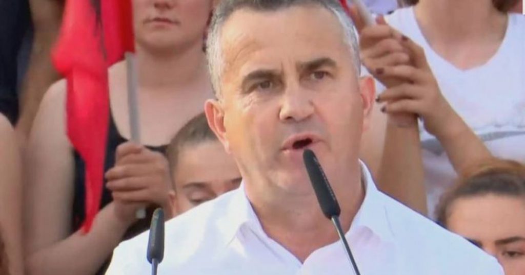 Plagosja me thikë e kryebashkiakut të Divjakës, si ndodhi ngjarja e rëndë. Konfliktet që përndjekin Fredi Kokoneshin, u dhunua edhe në korrik