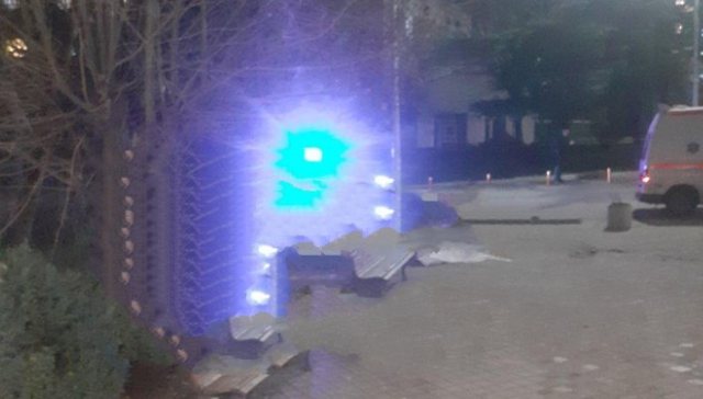 Krim makabër në Kosovë! Burri vret gruan shtatzënë në oborrin e maternitetit (video)