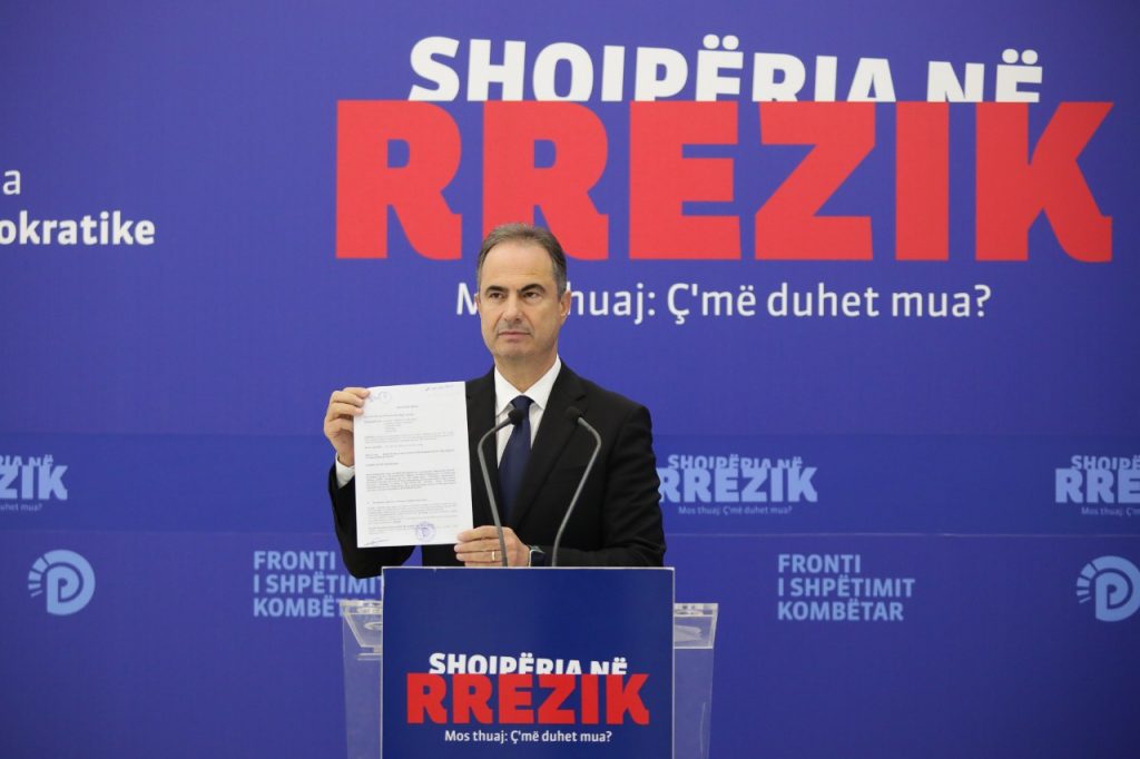 Protesta e 12 nëntorit/ Nënkryetari i PD: Erdhi dita të nisim bashkë shkërrmoqjen e rrëzimin e pushtetit të kalbur që ushqehet me ligësi e poshtërsi