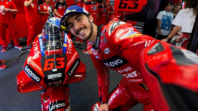 Moto GP/ Bagnaia kontrollon, Quartararo nuk ia del: ‘Pecco’ dhe Ducati – kampionë!