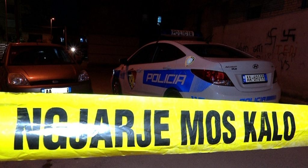 Lushnja tronditet nga një shpërthim me tritol, banesës i vendoset lëndë plasëse