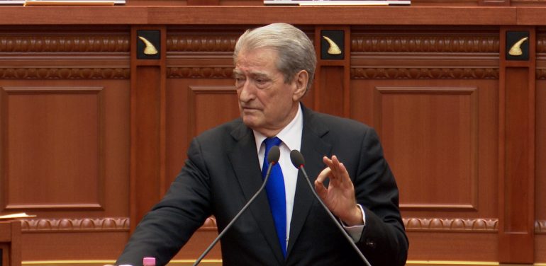 “I lajmëruan të iknin”- Berisha për aksionin e SPAK për inceneratorët: Ju keni burgosur Lefterin, por ai krijoi vetëm kanalin e vjedhjes për…