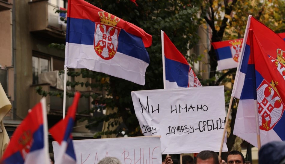 Serbia lidh kontrata pune me serbët e dorëhequr në Kosovë