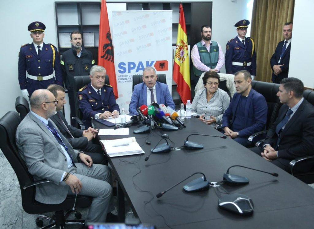 Miliona euro “grabitje” përmes krimit kibernetik, prokurori i çështjes jep detaje: Si ranë investitorët spanjollë pre e Call Centerave mashtrues në Shqipëri