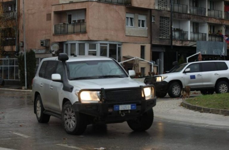 EULEX u sulmua me bombë molotov, reagon ambasadori amerikan në Kosovë: Akt i papranueshëm