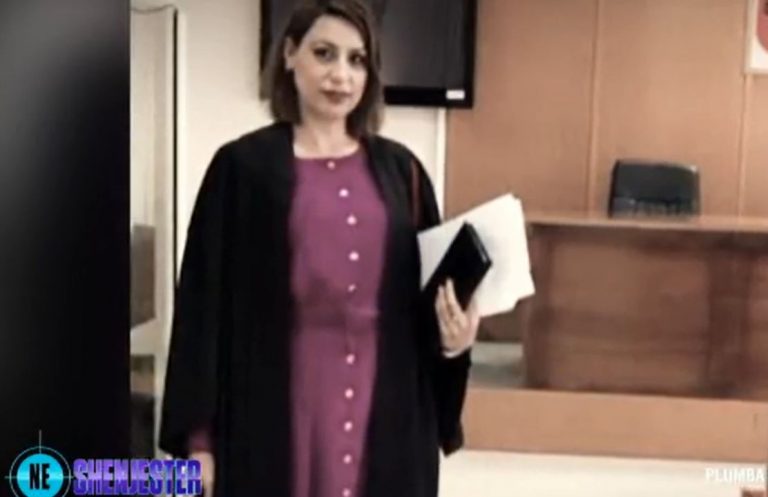 Si u vra gjyqtarja nga ish bashkëshorti i saj, sistemi i drejtësisë ‘tradhtoi’ nënën e dy fëmijëve. Autori i krimit doli nga burgu para përfundimit të dënimit
