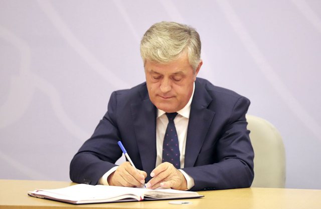 U konfliktuan në festën e kolektivit pas sherrit për një vajzë, Muhamet Rrumbullaku firmos pezullimin nga detyra të dy efektivëve