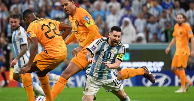 Katar 2022, Argjentina eliminon me penallti Holandën, kualifikohet në gjysmëfinale
