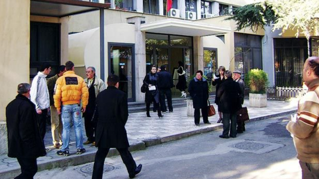 “Kam 2 vjet që pres të divorcohem…”/ Vetingu “shkrin” seksionin e çështjeve familjare në Gjykatën e Tiranës, proceset zgjasin me vite