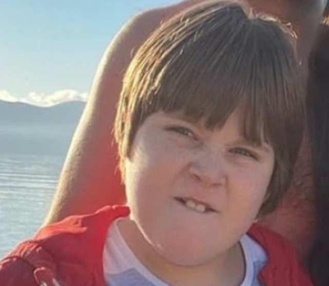 FOTO/ Zhduket 8-vjeçari në Vlorë, familja ngre alarmin: Na ndihmoni ta gjejmë