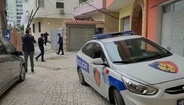 Krimi horror në 2017/ Zbardhet dëshmia e Gazmir Ngotës: 61-vjeçarin e lidhëm me zinxhir në trungun e një peme dhe i hodhëm benzinë nga koka te këmbët. Besmiri i vuri flakën…