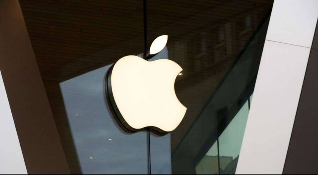 Apple planifikon të zhvendosë prodhimin jashtë Kinës