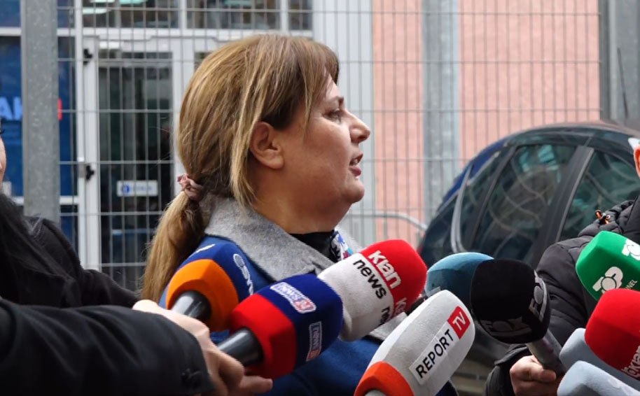 U dënua nga GJKKO/ “S’kam marrë para, por njerëzit ta shijojnë”, gjyqtarja deklaratë të fortë: Është mafia në pushtet, mos doni të më varni me vdekje?!