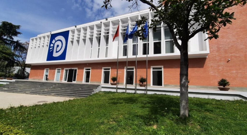 Nis procesi i primareve në PD, demokratët drejt kutive të votimit për të zgjedhur kandidatët e 14 majit