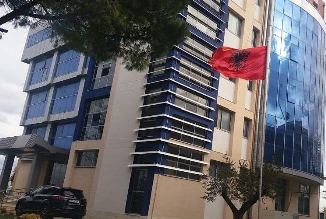 I vihet flaka një lokali gjatë natës, autori përfundon pas hekurave. Donte të ‘hakmerrej’ me biznesmenin për…