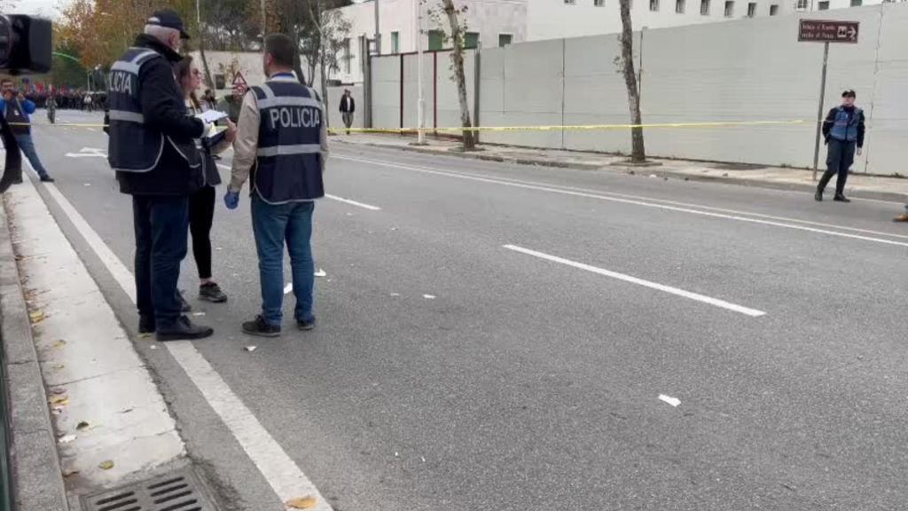 ‘Skenë krimi’/ Berisha u GJAKOS, policia mbledh pecetat, sekuestrohet këpuca e autorit