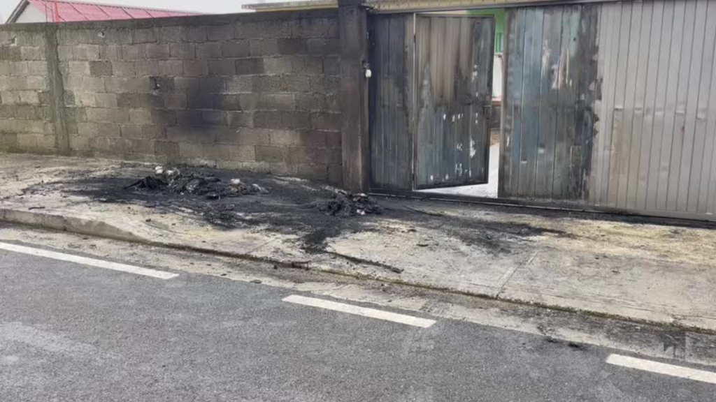 Shpërthimi me tritol në banesën e efektivit gjatë natës, autorët lanë prova në vendngjarje. Policia jep detajet zyrtare