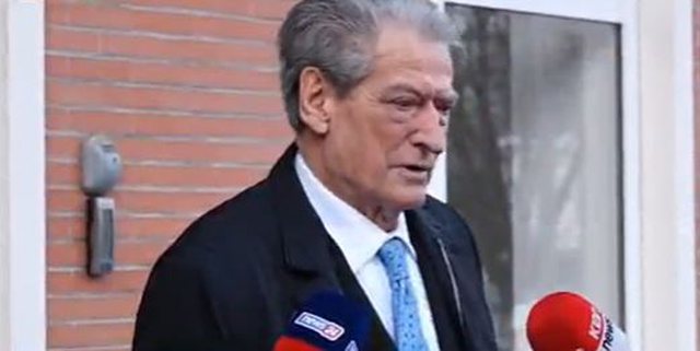 Përjashtimet nga PD/ Alibeaj ende asnjë shpjegim, pse i harroi 2 ‘kundërshtarët’/ Berisha pranon Salianjin si kryetar grupit: E zgjodhën, unë respektoj