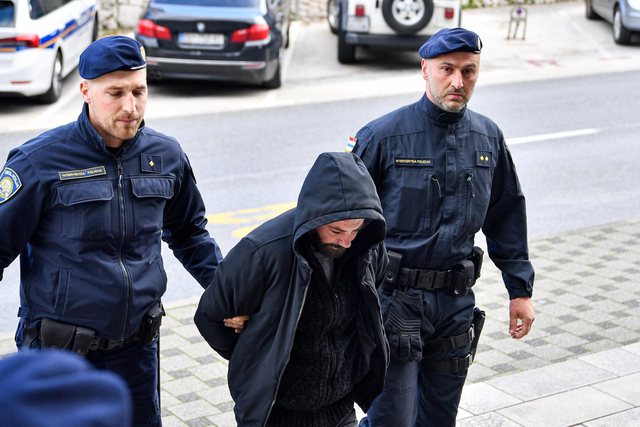 Arrestohen dy shqiptarë në Kroaci/ Kapen me 11 kg heroinë në kufi, qeni zbulon drogën te marshat e ‘Audi-t’