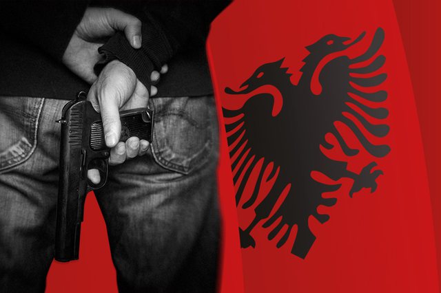 ‘Bossët e Tiranës avancojnë falë klaneve tona’/ Media që studion mafian italiane: Janë lidhur me Cosa nostra-n, Ndrangheta dhe Camorra