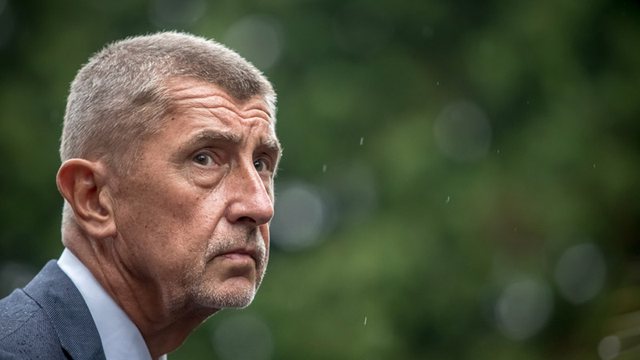 Kandidati për president të Çekisë, Andrej Babiš, mori një letër me një plumb dhe mesazhe kërcënuese: Ia dërgova Policisë