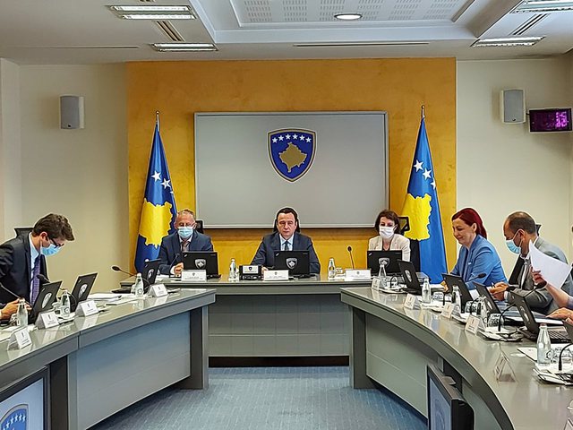 Opozita kritikon qeverinë e Kosovës: Do të mbahet mend për krijimin e krizave dhe si e paaftë