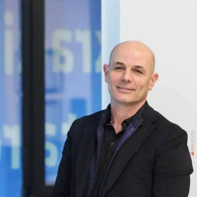 Një tjetër deputet i PD-së lë mandatin